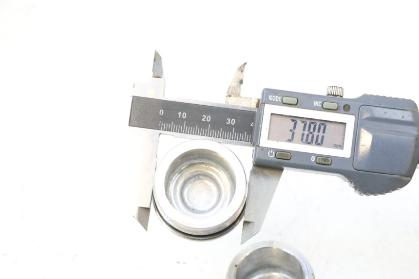 photo de TAPPO FORCELLA KAWASAKI ER-6 ER6 F ABS 650 (2012 - 2016) - Dettaglio del componente