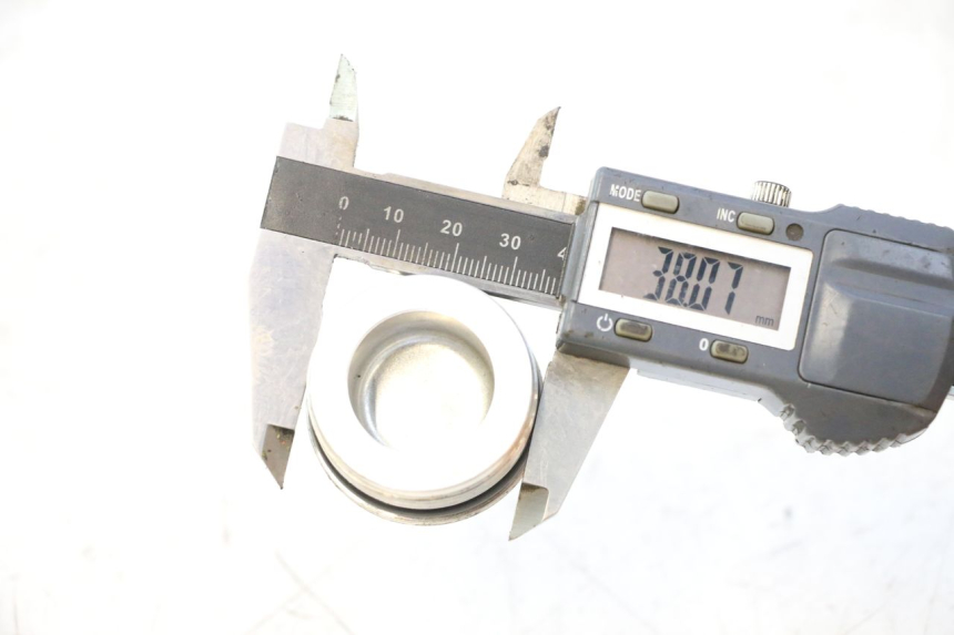 photo de TAPPO FORCELLA HONDA FJS SILVER WING SILVERWING 400 (2005 - 2008) - Dettaglio del componente