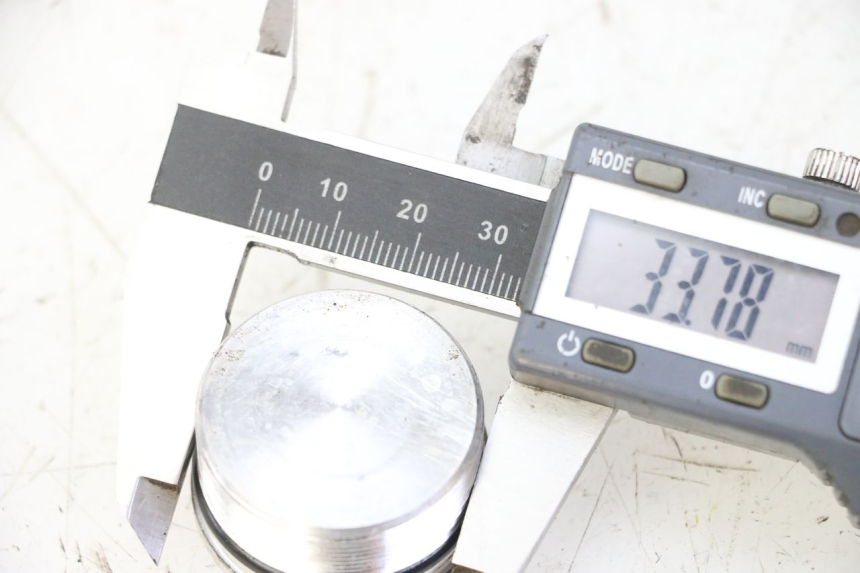 photo de TAPPO FORCELLA GILERA SMT SUPERMOTARD 50 (2009 - 2017) - Dettaglio del componente