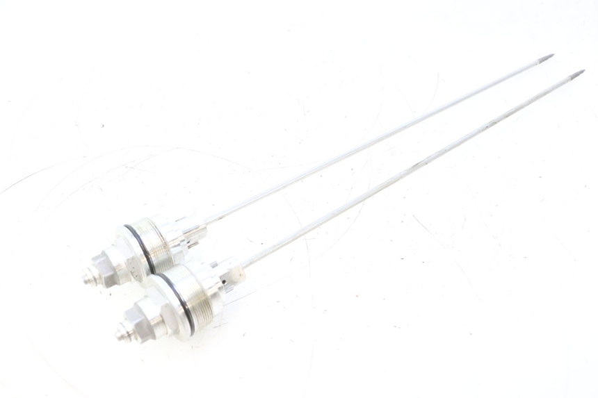 photo de TAPPO FORCELLA DUCATI SS IE DS CARENEE 1000 (2002 - 2006) - Dettagli dei punti di fissaggio