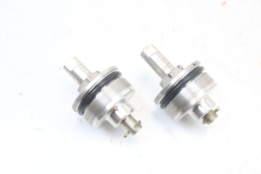 photo de TAPPO FORCELLA SUZUKI SV S 650 (1999 - 2002) - Dettaglio del componente