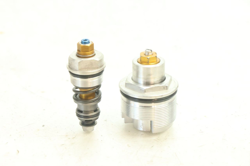 photo de TAPPO FORCELLA YAMAHA YZF R6 600 (2008 - 2009) - Vista principale