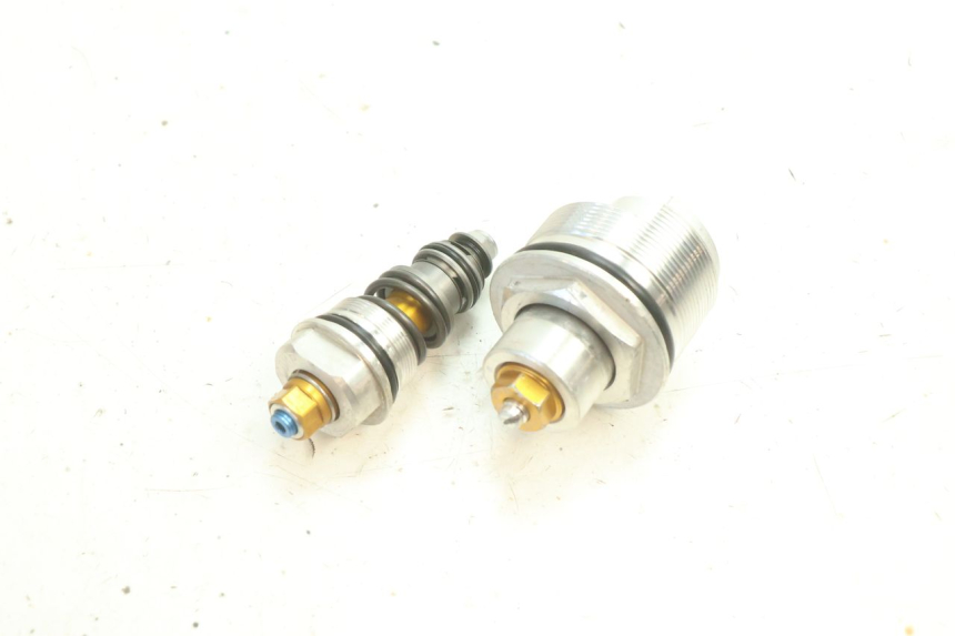 photo de TAPPO FORCELLA YAMAHA YZF R6 600 (2008 - 2009) - Zoom sullo stato d'uso