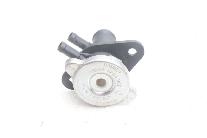 photo de TAPPO DEL RADIATORE BMW C1 125 (2000 - 2003) - Primo piano tecnico