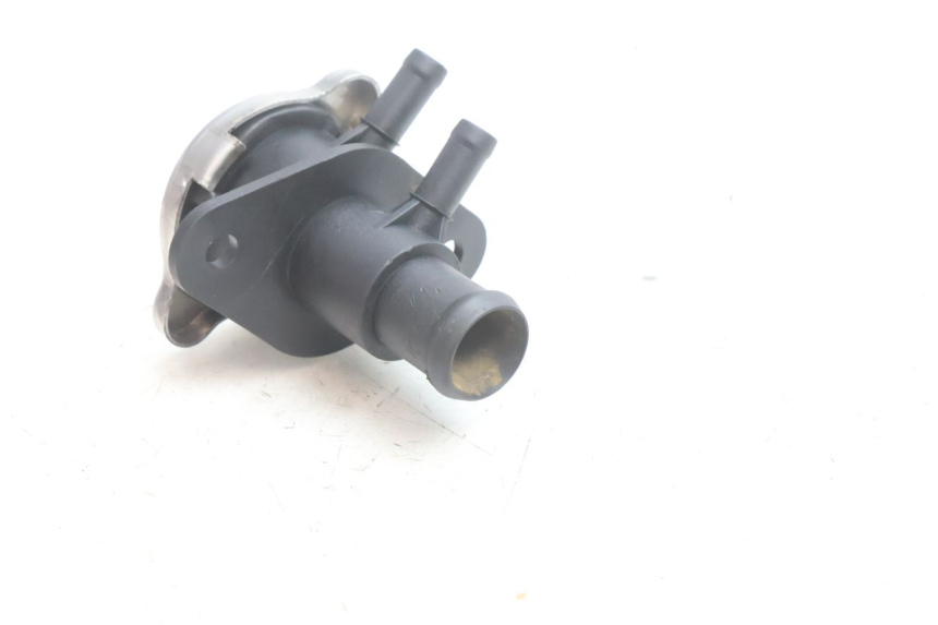 photo de TAPPO DEL RADIATORE BMW C1 125 (2000 - 2003) - Dettagli dei punti di fissaggio