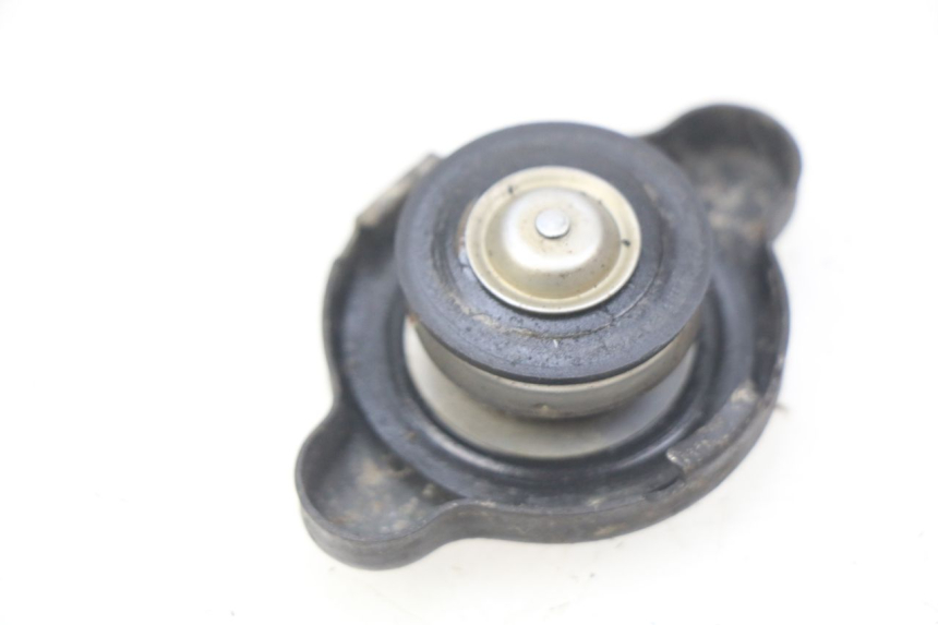 photo de TAPPO DEL RADIATORE HONDA CBR RR FIREBLADE 900 (1992 - 1994) - Dettaglio del componente