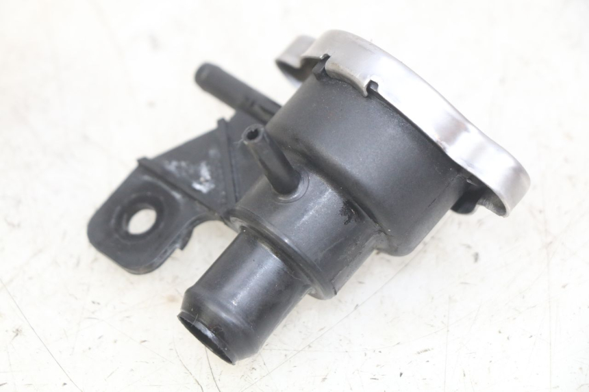 photo de TAPPO DEL RADIATORE KYMCO DOWNTOWN ABS 125 (2015 - 2017) - Zoom sullo stato d'uso