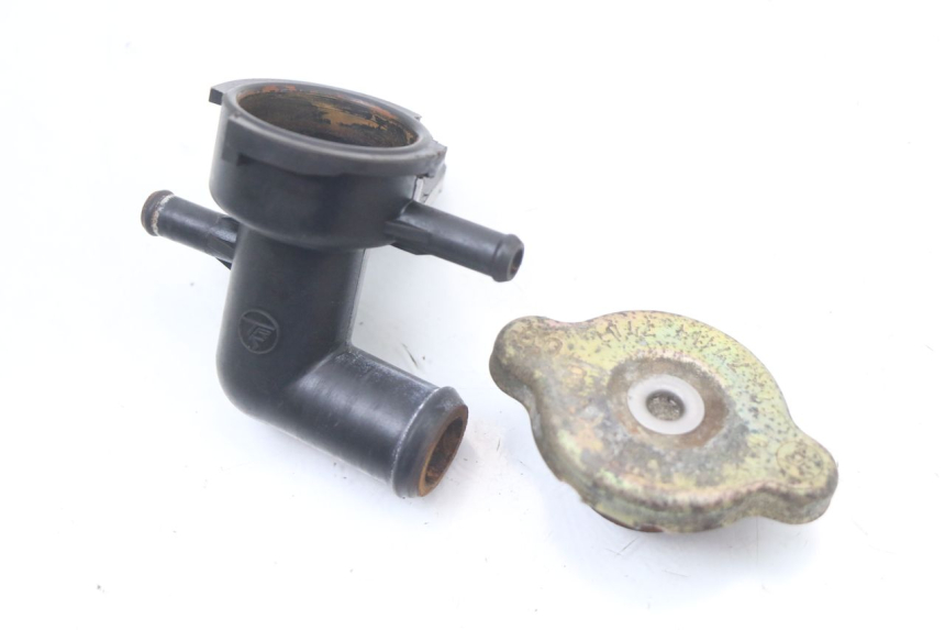 photo de TAPPO DEL RADIATORE HONDA FES PANTHEON 2T 125 (1998 - 2002) - Zoom sullo stato d'uso