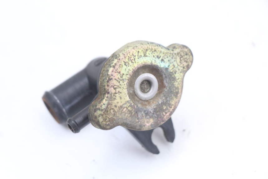 photo de TAPPO DEL RADIATORE HONDA FES PANTHEON 2T 125 (1998 - 2002) - Altra angolazione