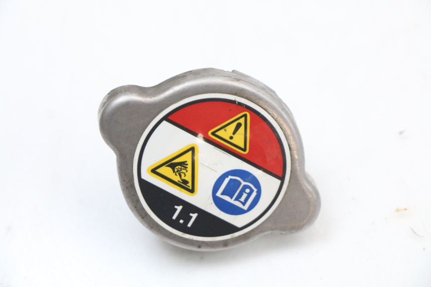 photo de TAPPO DEL RADIATORE HONDA FES S-WING SWING ABS 125 (2007 - 2015) - Vista principale