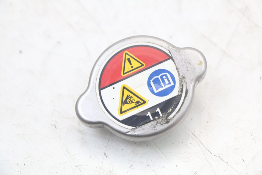 photo de TAPPO DEL RADIATORE HONDA PCX (JF28) 125 (2009 - 2011) - Vista principale