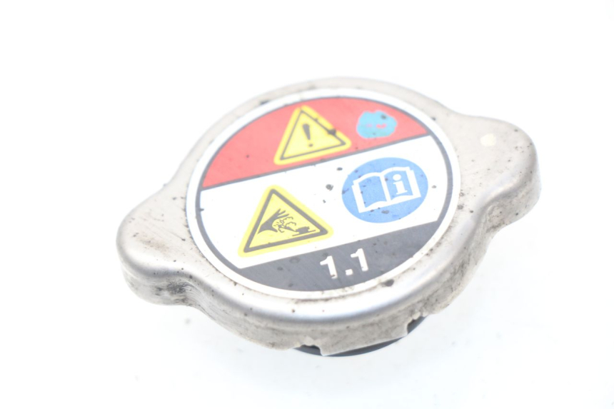 photo de TAPPO DEL RADIATORE HONDA PCX (JF47) 125 (2012 - 2013) - Vista principale