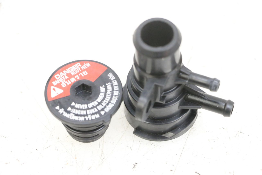 photo de RADIATORE YAMAHA TRICITY 300 (2020 - 2024) - Zoom sullo stato d'uso