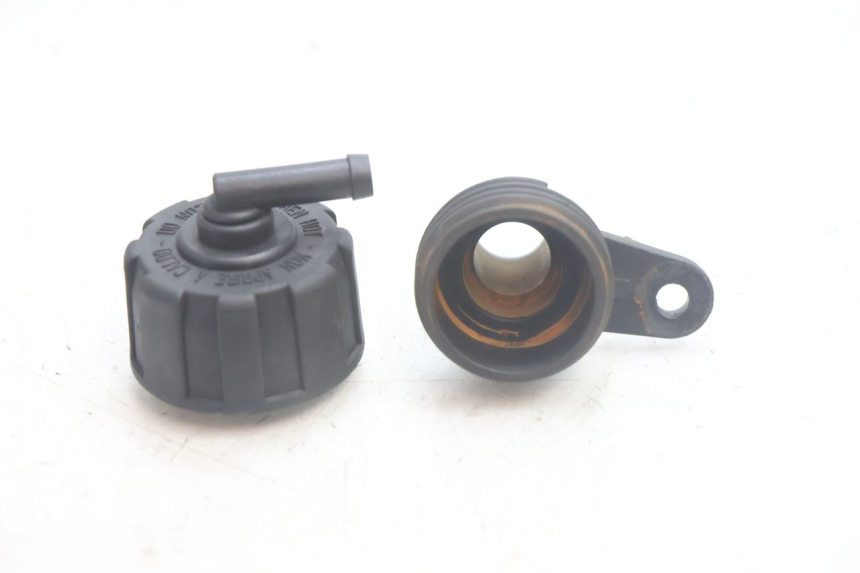 photo de TAPPO DEL RADIATORE YAMAHA XMAX X-MAX 125 (2006 - 2009) - Vista principale