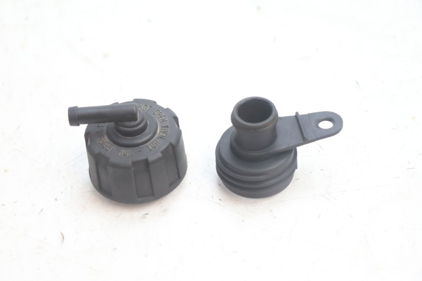 photo de TAPPO DEL RADIATORE YAMAHA XMAX X-MAX 125 (2006 - 2009) - Dettaglio del componente