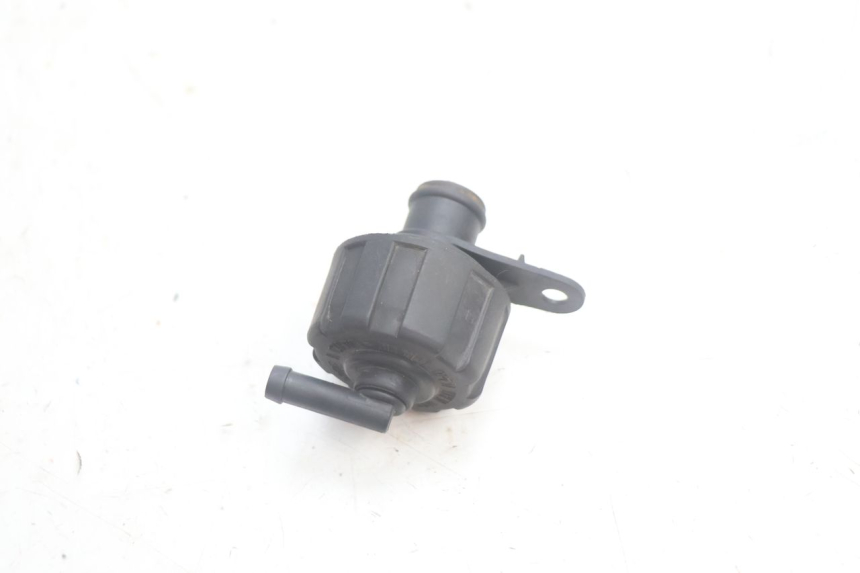 photo de TAPPO DEL RADIATORE YAMAHA XMAX X-MAX 125 (2006 - 2009) - Primo piano tecnico