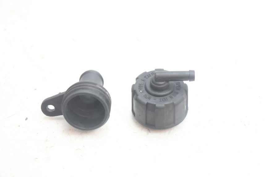 photo de TAPPO DEL RADIATORE YAMAHA X-MAX XMAX 125 (2010 - 2013) - Vista principale