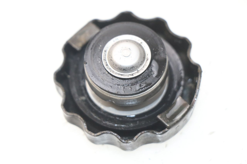 photo de TAPPO DEL RADIATORE HONDA XLV VARADERO 125 (2000 - 2006) - Dettaglio del componente