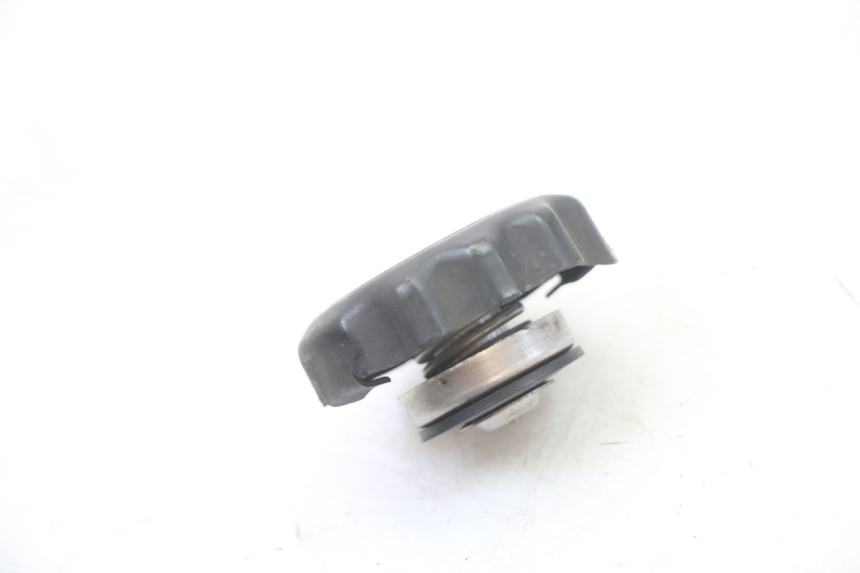 photo de TAPPO DEL RADIATORE HONDA XLV VARADERO 125 (2000 - 2006) - Dettaglio del componente