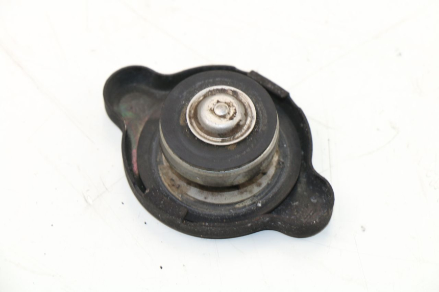photo de TAPPO DEL RADIATORE YAMAHA YP MAJESTY 400 (2004 - 2008) - Dettaglio del componente