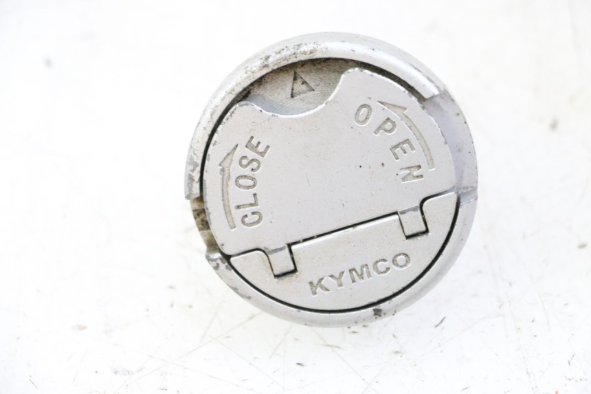 photo de TAPPO SERBATOIO CARBURANTE KYMCO AGILITY 4T 50 (2018 - 2022) - Zoom sullo stato d'uso