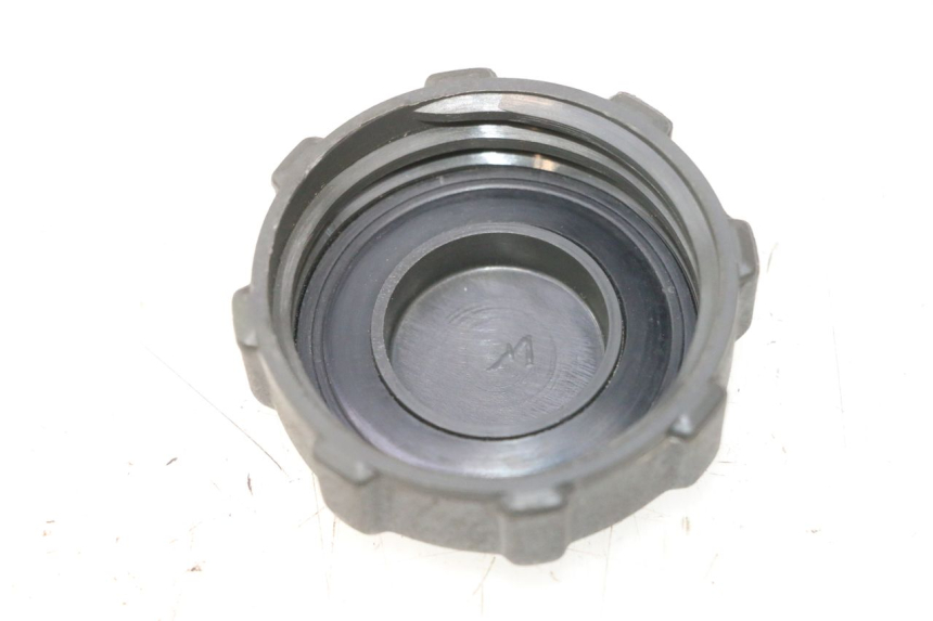 photo de TAPPO SERBATOIO APRILIA ATLANTIC S 125 (2010 - 2013) - Dettaglio del componente