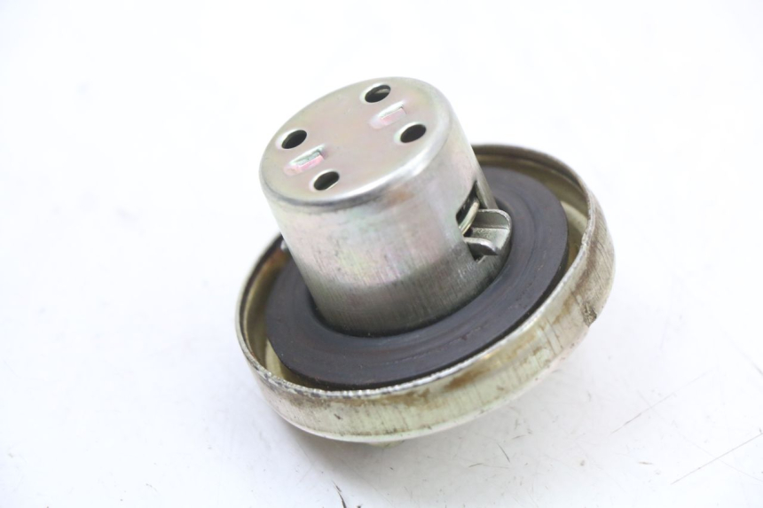 photo de TAPPO SERBATOIO CARBURANTE JONWAY AZTRAL 125 (2008 - 2017) - Zoom sullo stato d'uso