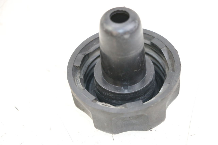 photo de TAPPO SERBATOIO CARBURANTE YAMAHA BW'S 50 (2004 - 2017) - Zoom sullo stato d'uso