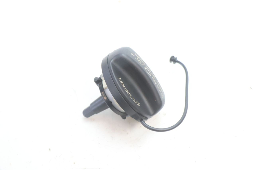 photo de TAPPO SERBATOIO CARBURANTE BMW C SPORT 650 (2015 - 2021) - Zoom sullo stato d'uso