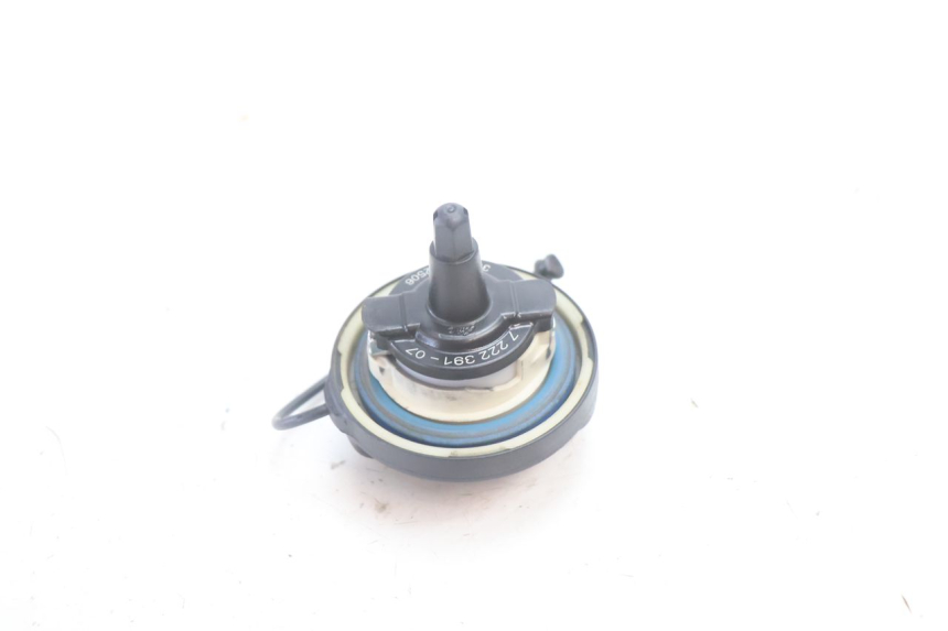photo de TAPPO SERBATOIO CARBURANTE BMW C SPORT 650 (2015 - 2021) - Primo piano tecnico