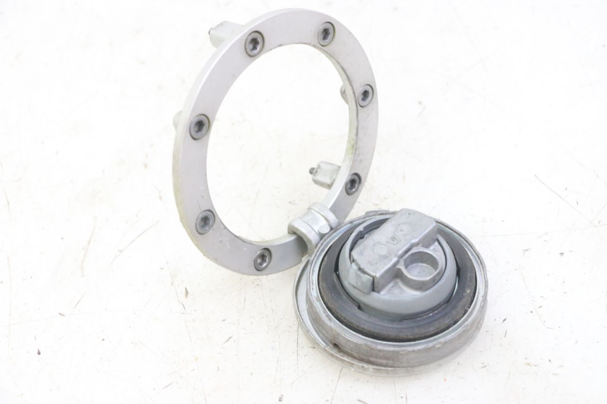 photo de TAPPO SERBATOIO HONDA CBF 500 (2004 - 2007) - Zoom sullo stato d'uso