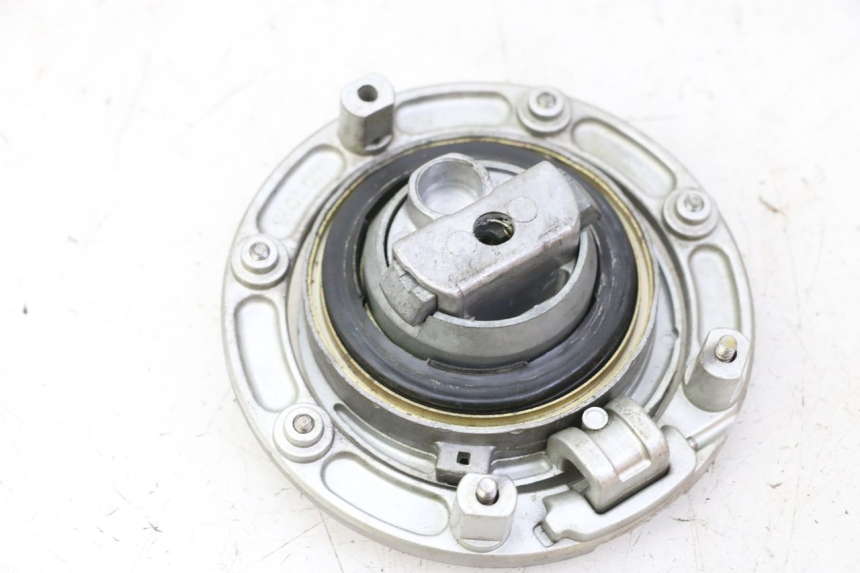 photo de TAPPO SERBATOIO HONDA CBR F SC25 1000 (1989 - 1992) - Zoom sullo stato d'uso