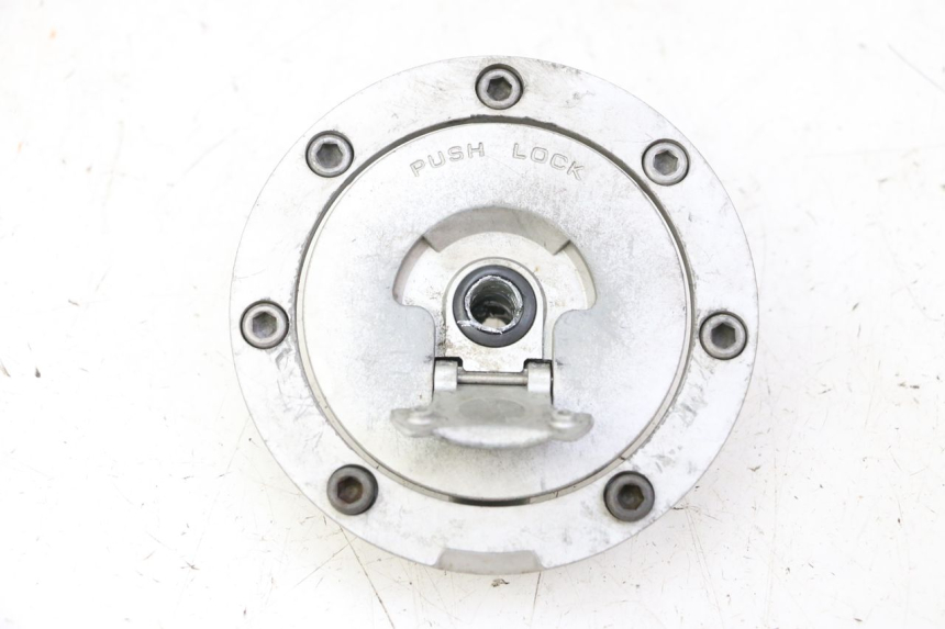 photo de TAPPO SERBATOIO HONDA CBR F SC25 1000 (1989 - 1992) - Primo piano tecnico