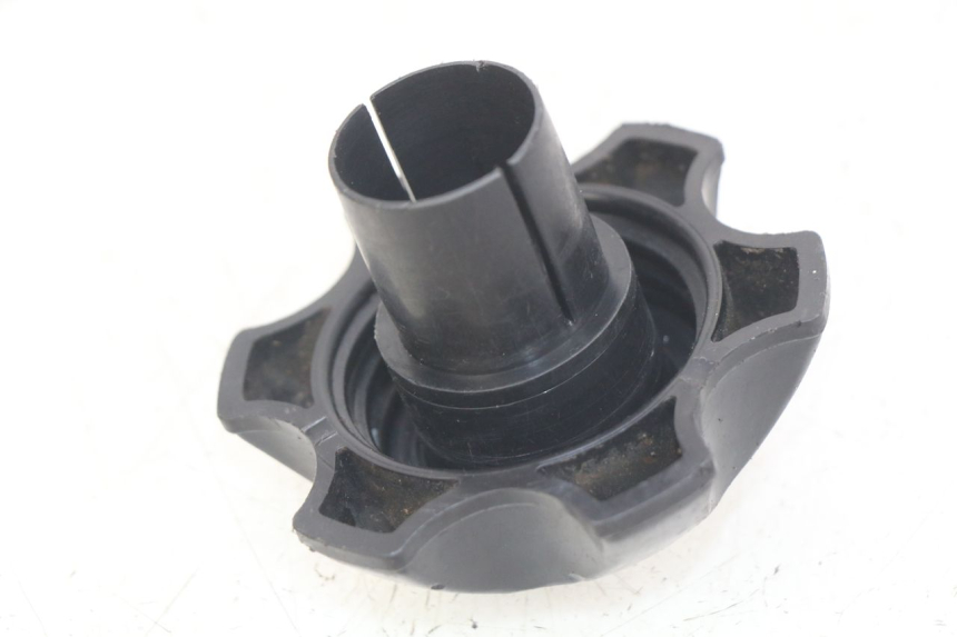 photo de TAPPO SERBATOIO CARBURANTE HONDA CR 80 (2001 - 2003) - Dettaglio del componente