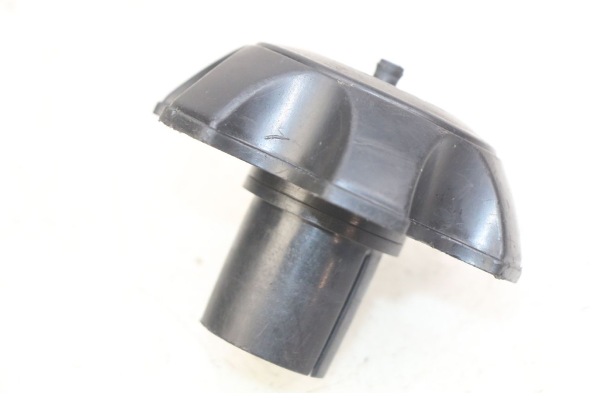 photo de TAPPO SERBATOIO CARBURANTE HONDA CR 80 (2001 - 2003) - Zoom sullo stato d'uso