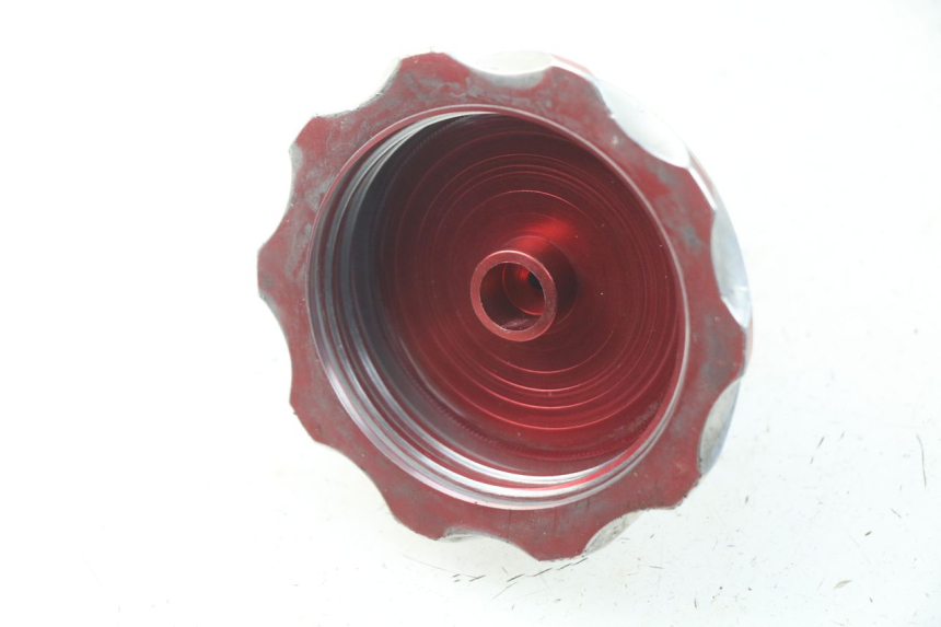 photo de TAPPO SERBATOIO HONDA CRF CR-F 450 (2005 - 2008) - Zoom sullo stato d'uso