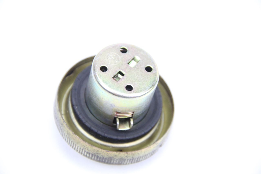 photo de TAPPO SERBATOIO CARBURANTE SYM CROX 4T 50 (2016 - 2023) - Altra angolazione