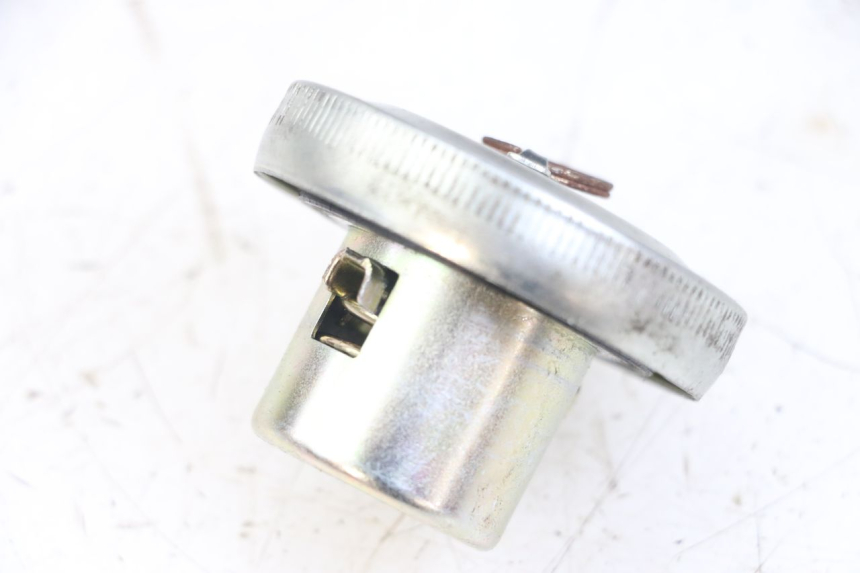 photo de TAPPO SERBATOIO CARBURANTE SYM CROX 4T 50 (2016 - 2023) - Zoom sullo stato d'uso