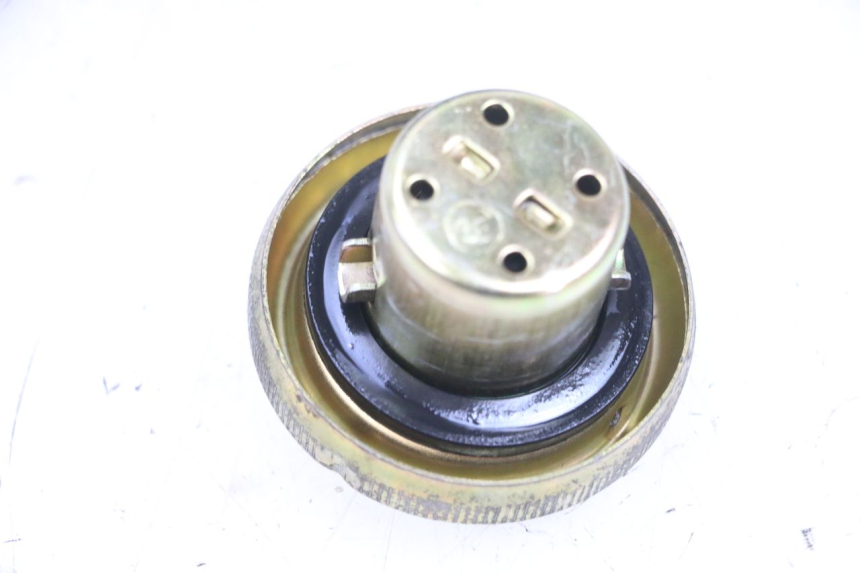 photo de TAPPO SERBATOIO CARBURANTE SYM CROX 4T 50 (2016 - 2023) - Vista principale