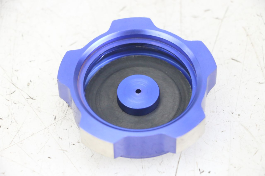 photo de TAPPO SERBATOIO CARBURANTE CCR DIRT BIKE 125 - Altra angolazione