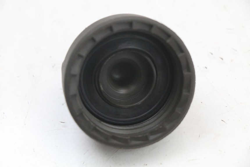 photo de TAPPO SERBATOIO CARBURANTE GILERA DNA 50 (2000 - 2007) - Altra angolazione