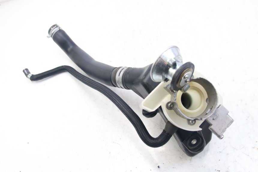 photo de TAPPO SERBATOIO CARBURANTE YAMAHA D'ELIGHT DELIGHT 125 (2017 - 2020) - Zoom sullo stato d'uso