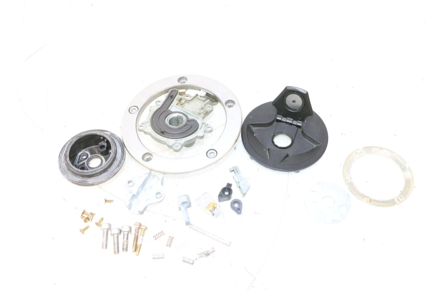 photo de TAPPO SERBATOIO KAWASAKI ER-6 ER6 N 650 (2005 - 2009) - Vista principale