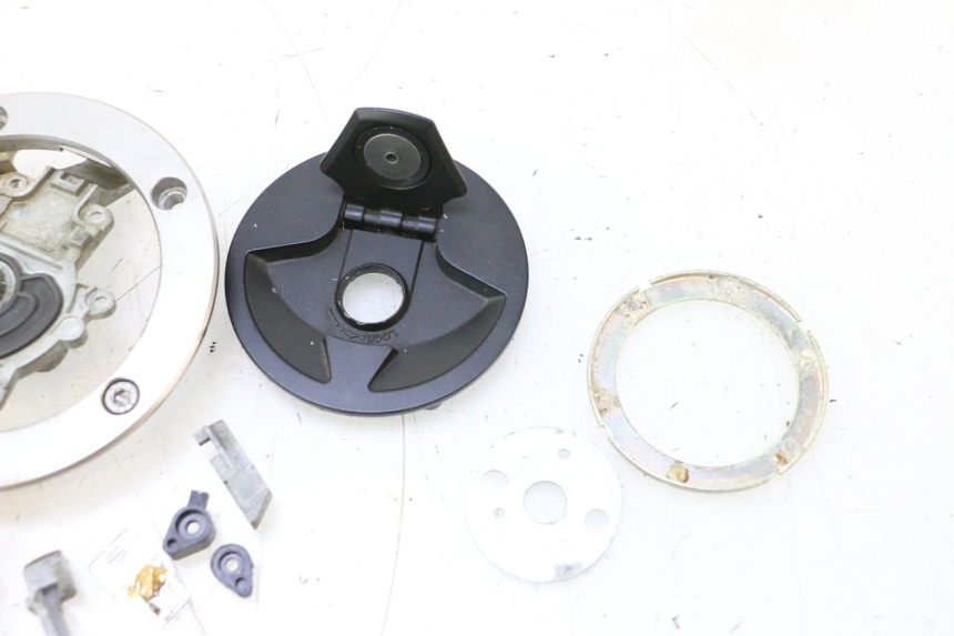 photo de TAPPO SERBATOIO KAWASAKI ER-6 ER6 N 650 (2005 - 2009) - Marcature e riferimenti originali