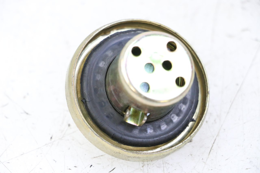 photo de TAPPO SERBATOIO CARBURANTE JM MOTORS EVOLIS 4T 50 (2018 - 2022) - Zoom sullo stato d'uso