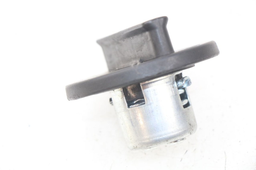 photo de TAPPO SERBATOIO CARBURANTE JM MOTORS F45i 4T 50 (2020 - 2023) - Zoom sullo stato d'uso