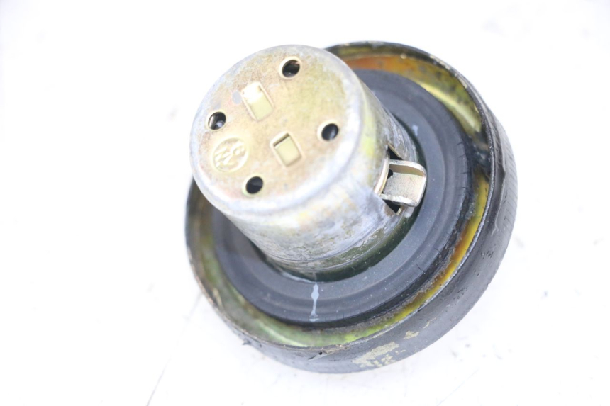 photo de TAPPO SERBATOIO CARBURANTE SYM FIDDLE 2 50 (2008 - 2013) - Vista principale