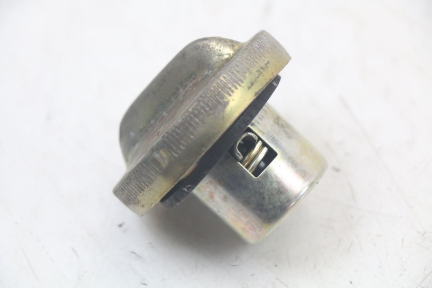 photo de TAPPO SERBATOIO CARBURANTE SYM FIDDLE 2 50 (2008 - 2013) - Zoom sullo stato d'uso