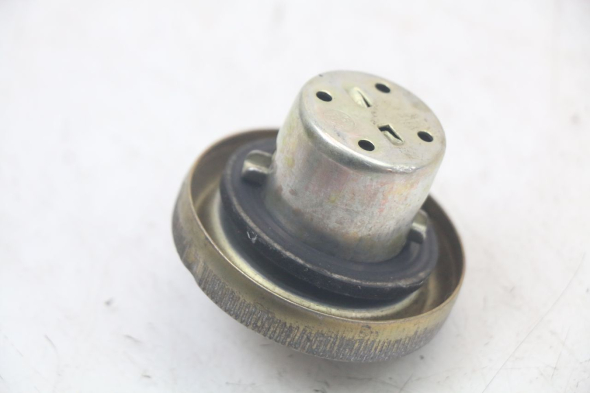 photo de TAPPO SERBATOIO CARBURANTE SYM FIDDLE 2 50 (2008 - 2013) - Altra angolazione