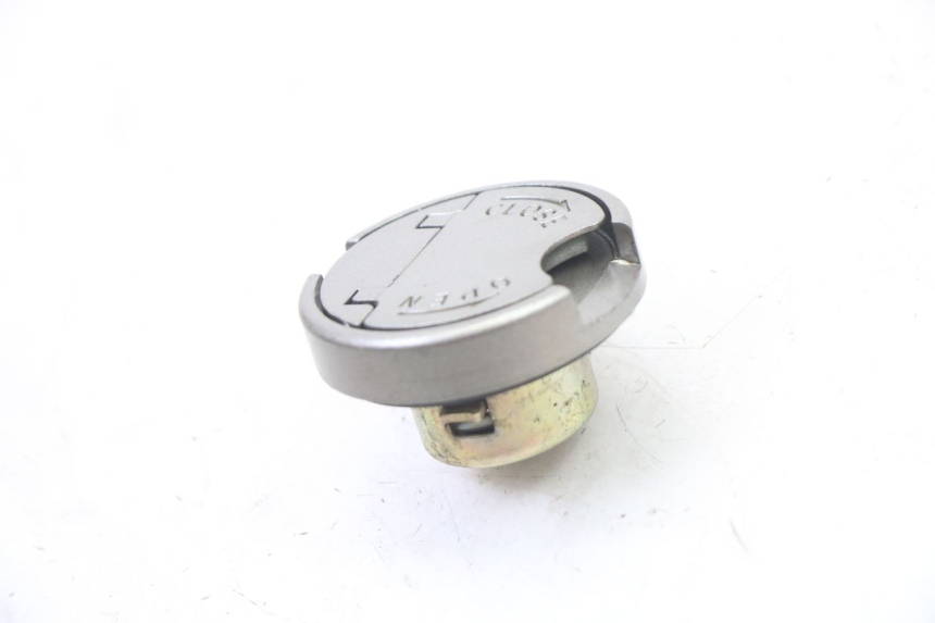 photo de TAPPO SERBATOIO CARBURANTE SYM FIDDLE 3 III 125 (2014 - 2020) - Dettaglio del componente